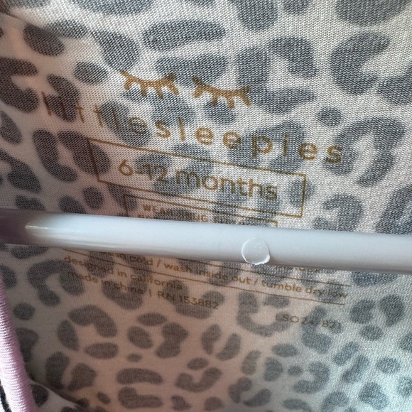 Little Sleepies Snow Leopard Zippy - 6-12 months, GUC - Picture 3 of 4
